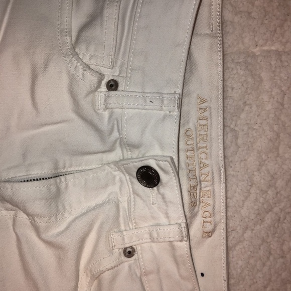 White jean shorts - Picture 3 of 4